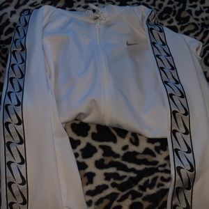 Full zip nike jacket/hoodie
